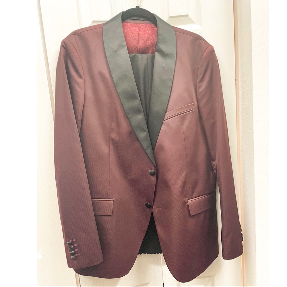 Mens Sarar tuxedo in maroon/black size 46R